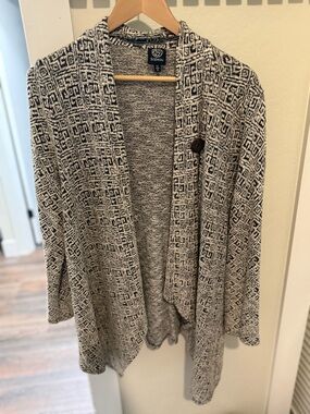 bobeau Black & White Geometric Open-Front Cardigan